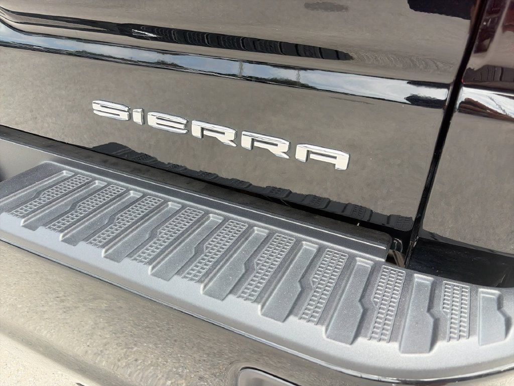 Used 2025 GMC Sierra 1500 Denali w/ Denali Reserve Package AWD/4WD image 36