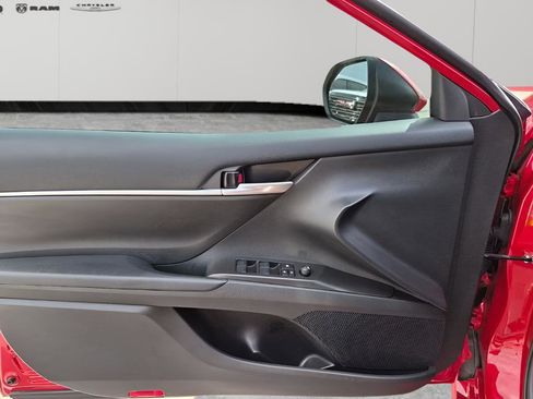 Used 2024 Toyota Camry SE image 25