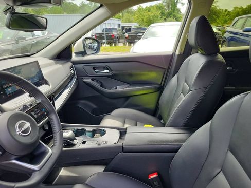 Used 2024 Nissan Rogue SL FWD image 18