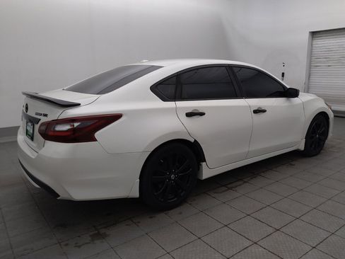 Used 2018 Nissan Altima 2.5 SR w/ SR Midnight Edition FWD image 10
