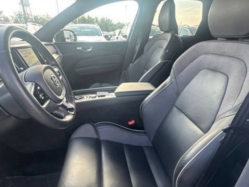 Used 2021 Volvo XC60 T5 R-Design w/ Advanced Package AWD/4WD image 10