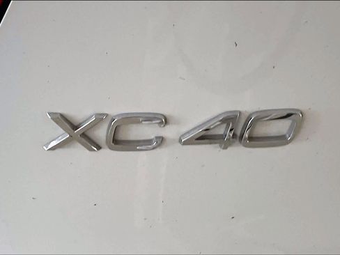 Used 2019 Volvo XC40 T5 Inscription AWD/4WD image 30
