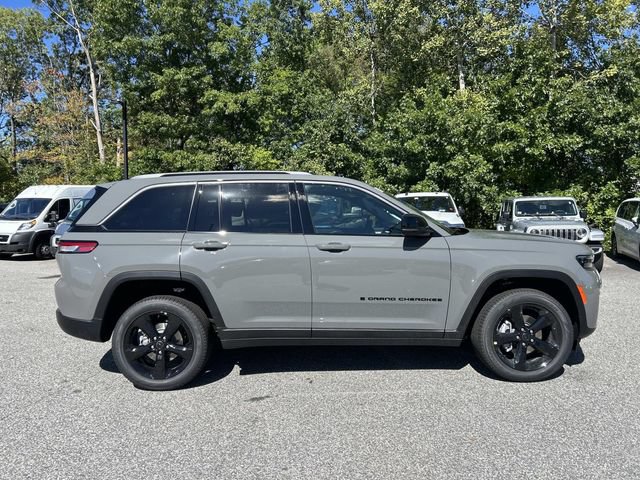 New 2027 Jeep Grand Cherokee Limited AWD/4WD image 2
