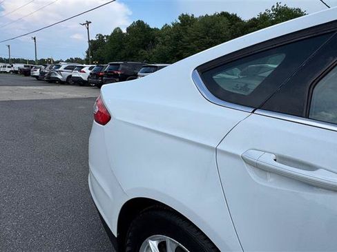 Used 2015 Ford Fusion S FWD image 19
