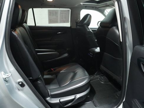 Certified 2020 Toyota Highlander XLE image 18
