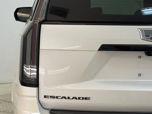 New 2025 Cadillac Escalade Sport Platinum w/ LPO, ONYX Package image 13