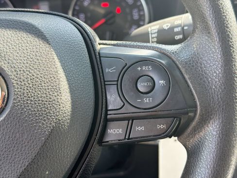Used 2021 Toyota RAV4 LE FWD image 25