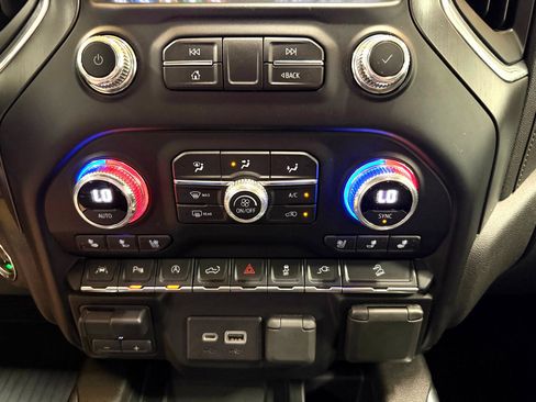 Used 2020 GMC Sierra 1500 AT4 w/ AT4 Premium Package image 19