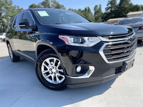 Used 2018 Chevrolet Traverse LT FWD image 1