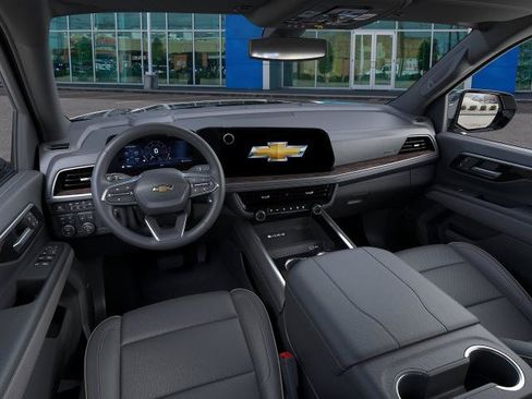 New 2026 Chevrolet Suburban Premier w/ Sun And Tow Package AWD/4WD image 39