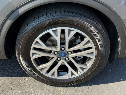 Certified 2021 Ford Escape SEL AWD/4WD image 9