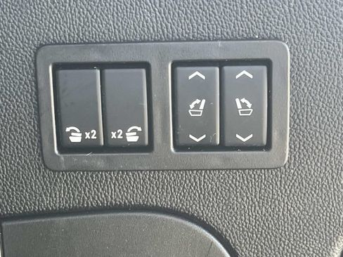Used 2020 Cadillac Escalade Luxury AWD/4WD image 25