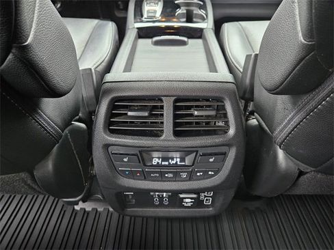 Used 2020 Honda Pilot Touring image 10