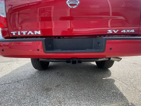 Used 2022 Nissan Titan SV AWD/4WD image 16