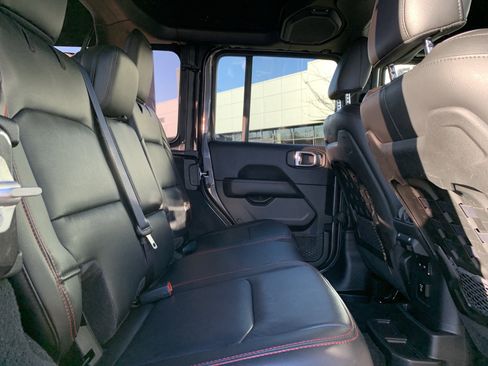 Used 2023 Jeep Wrangler Unlimited Rubicon image 33