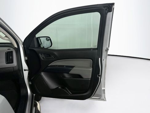 Used 2018 Chevrolet Colorado W/T RWD image 29
