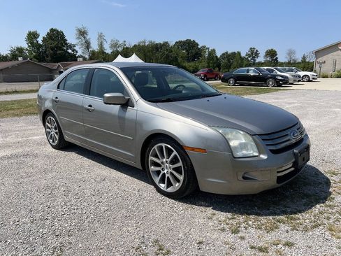 Used 2009 Ford Fusion SEL FWD image 2
