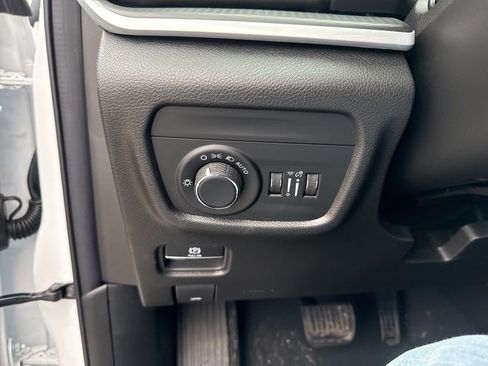 New 2026 Jeep Grand Cherokee Laredo AWD/4WD image 16