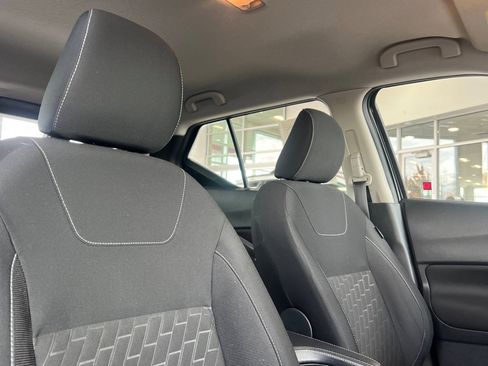 Used 2022 Nissan Kicks S image 14