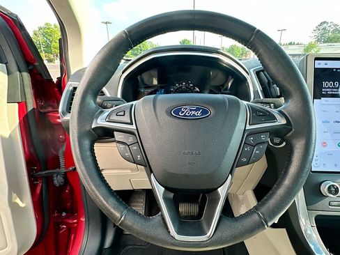 Used 2021 Ford Edge Titanium w/ Class II Trailer Tow Package AWD/4WD image 18