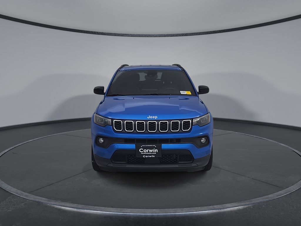 Used 2024 Jeep Compass Latitude AWD/4WD image 6