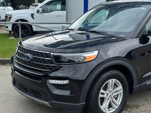 Used 2024 Ford Explorer XLT w/ Equipment Group 202A RWD image 2