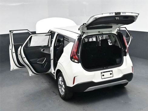 New 2025 Kia Soul LX w/ LX Technology Package image 29