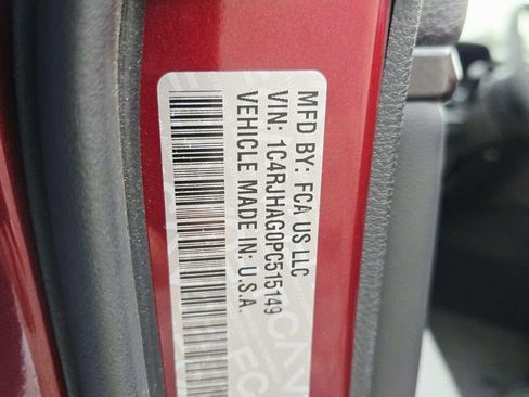 Used 2023 Jeep Grand Cherokee Altitude image 36