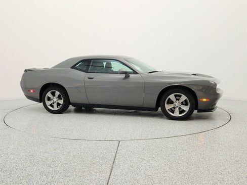 Used 2019 Dodge Challenger SXT RWD image 4