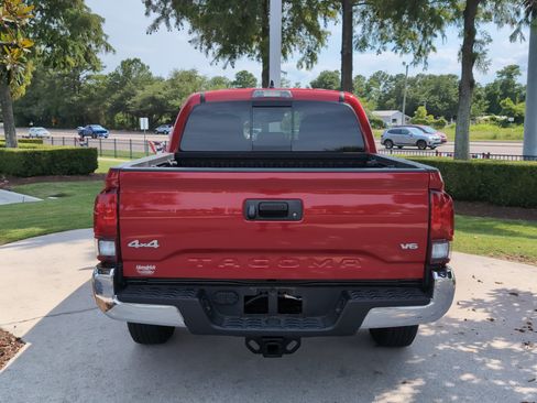 Certified 2023 Toyota Tacoma SR5 AWD/4WD image 9