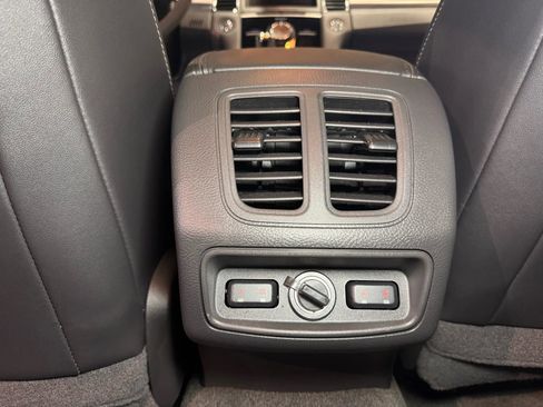 Used 2013 Ford Taurus SHO image 19