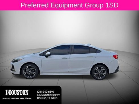 Used 2019 Chevrolet Cruze LT w/ RS Package FWD image 8