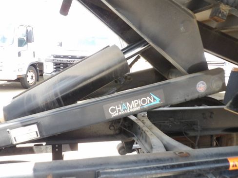 Used 2023 Ford F650 2WD Regular Cab Super Duty image 26