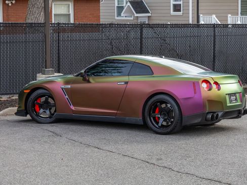 Used 2010 Nissan GT-R Premium image 36
