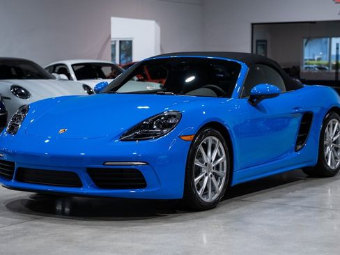 Used 2022 Porsche 718 Boxster RWD image 11