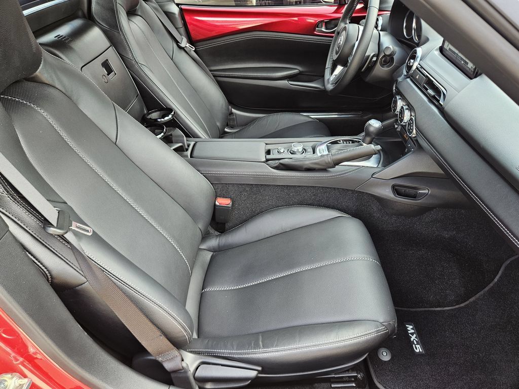 Used 2025 MAZDA MX-5 Miata RF Grand Touring RWD image 14