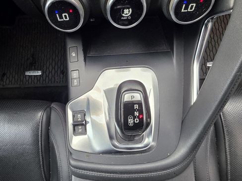 Used 2019 Jaguar E-PACE SE image 20