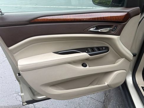 Used 2016 Cadillac SRX Luxury FWD image 7
