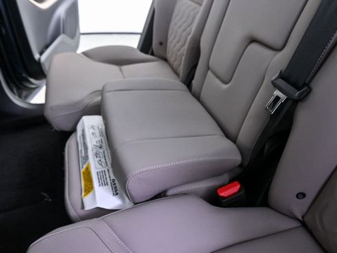 Certified 2026 Volvo XC90 B6 Plus w/ Protection Package Premier AWD/4WD image 21