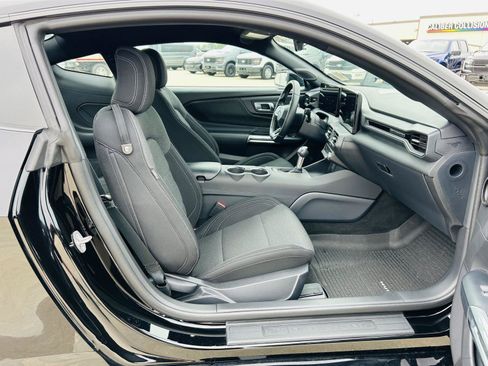 Used 2025 Ford Mustang Coupe RWD image 27