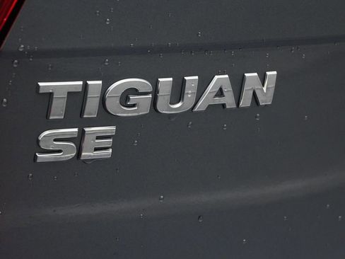 Used 2021 Volkswagen Tiguan SE R-Line image 14