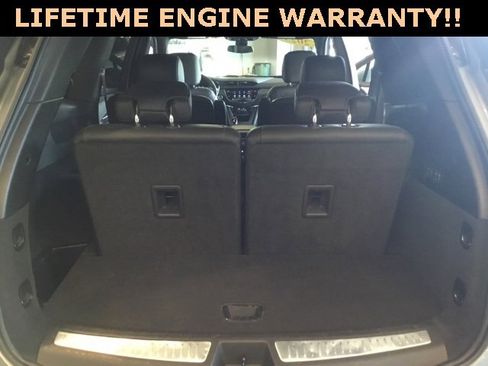 Used 2025 Cadillac XT6 Premium Luxury image 29