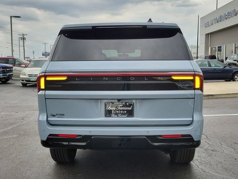 New 2026 Lincoln Navigator Reserve image 5