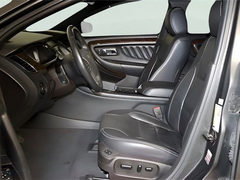 Used 2019 Ford Taurus Limited FWD image 15