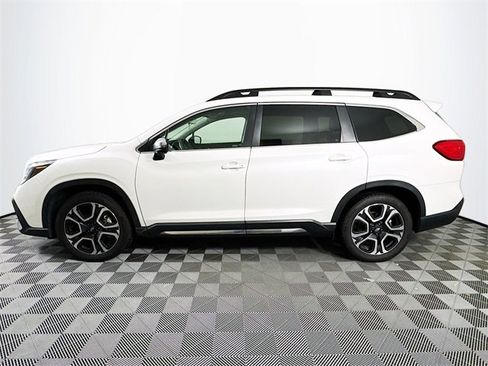 Used 2023 Subaru Ascent Limited w/ Technology Package image 3