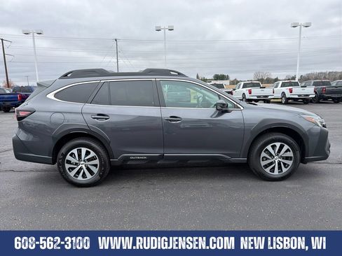 Used 2024 Subaru Outback Premium AWD/4WD image 6
