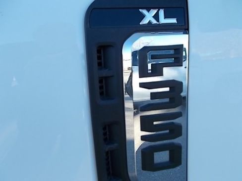 Used 2023 Ford F350 XL AWD/4WD image 15