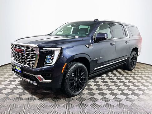 New 2026 GMC Yukon XL Denali w/ Denali Reserve Package image 3