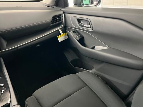 New 2026 Nissan Rogue S image 10