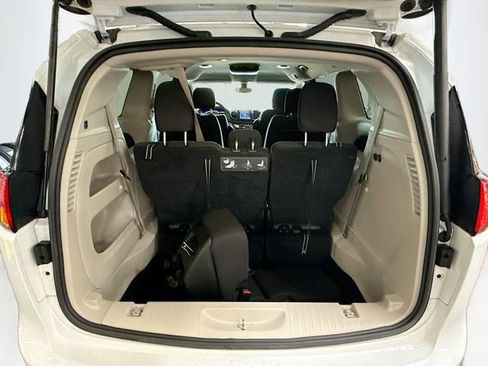 Used 2019 Chrysler Pacifica Touring Plus w/ Tire & Wheel Group image 24